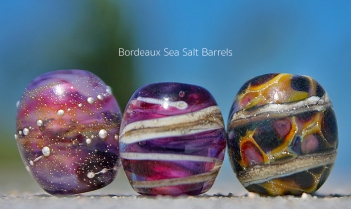 Handshaped glass barrel beads